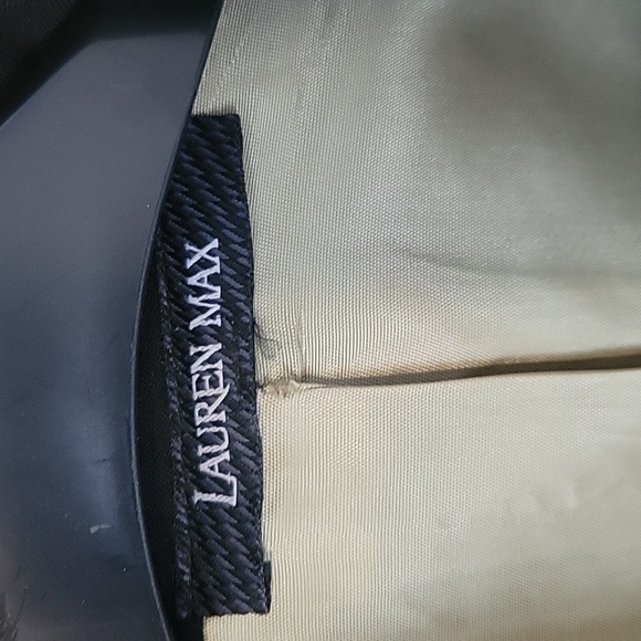 Ladies Blazer - Picture 2 of 5